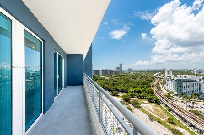 Foto del edificio - 60 SW 13th St
