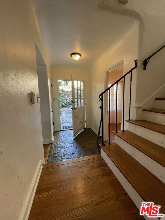 Foto del edificio - 3116 Lake Hollywood Dr