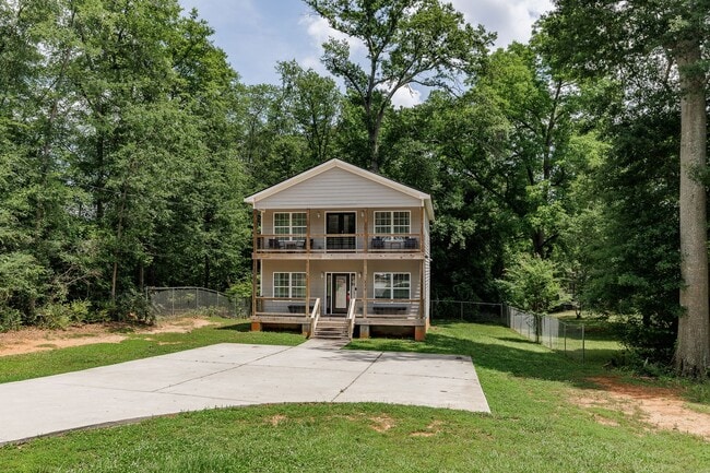 Building Photo - PRE LEASING!! AVAILABLE AUGUST 15TH 2025!!...