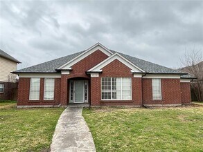 Building Photo - 2812 Clearmeadow Dr