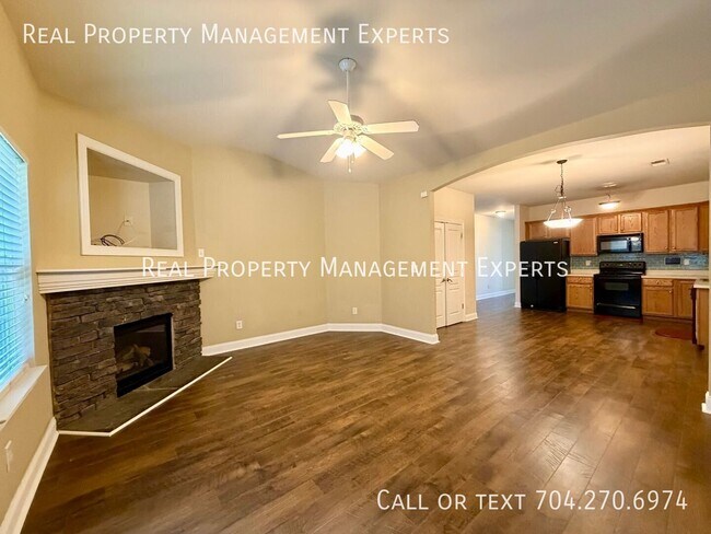 Building Photo - 3116 Village Glen Ln