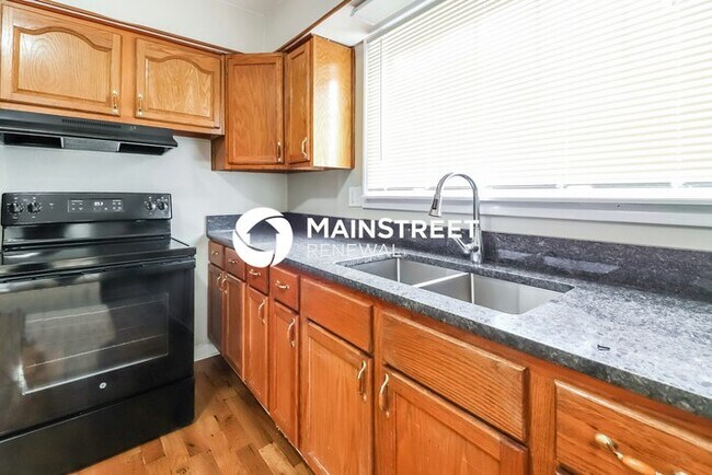 Foto del edificio - 3 Bedroom Pet-Friendly Home in Belton, MO with Main Street Renewal