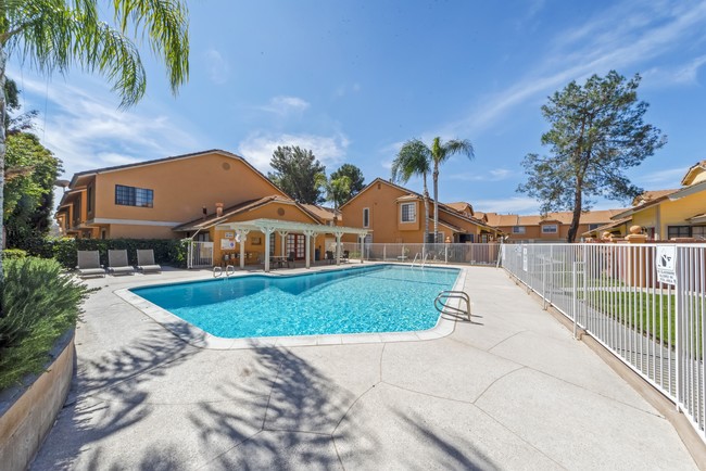 Sparkling Pool - Stetson Townhomes