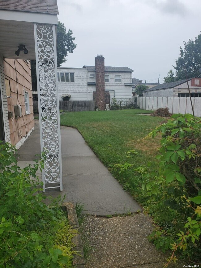 Foto del edificio - 1385 Sweetman Ave