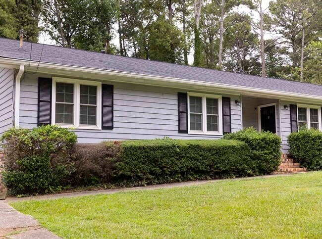 Building Photo - 4801 Valley Dale Dr SW
