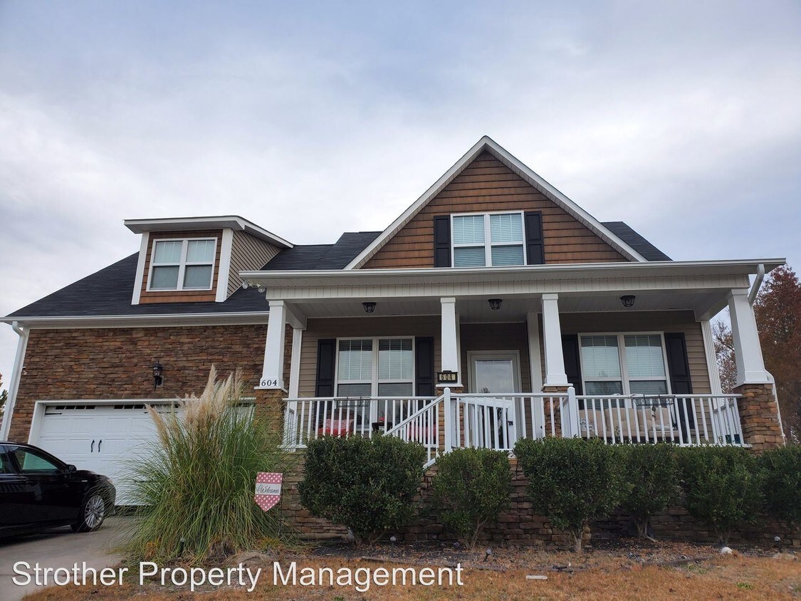 Foto principal - 4 br, 2.5 bath House - 604 Melody Lane