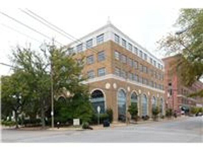 Foto del edificio - 4901 Washington Boulevard 4B