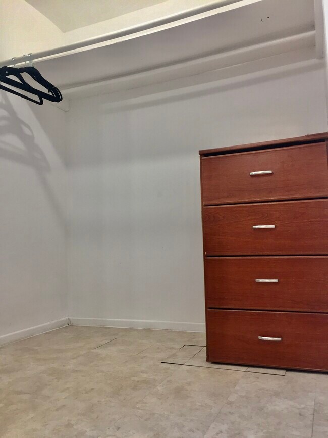 Foto del edificio - 10420 Buford Ave