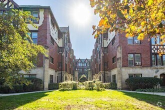 Building Photo - 1651 W Touhy Ave