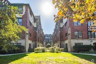 Building Photo - 1651 W Touhy Ave