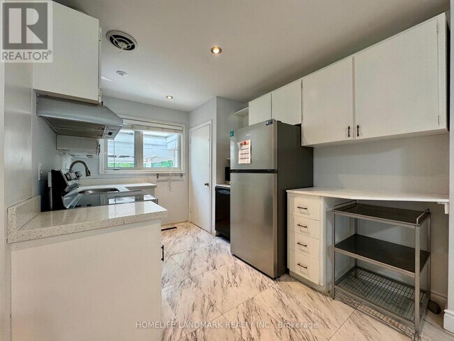 Building Photo - 30 Chatfield Dr