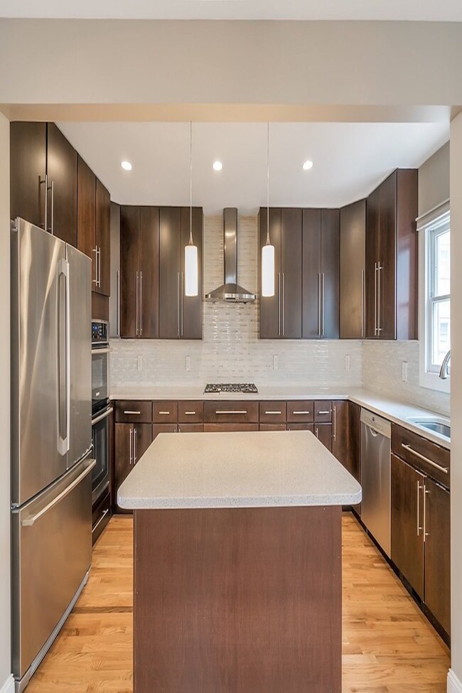 Building Photo - 47 Grand Cove Way