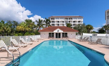 Building Photo - 811 Del Rio Way