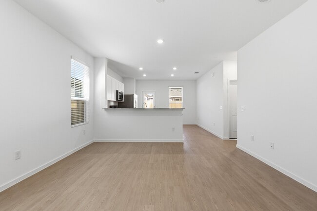 Foto del edificio - 26283 Arrowleaf Dr