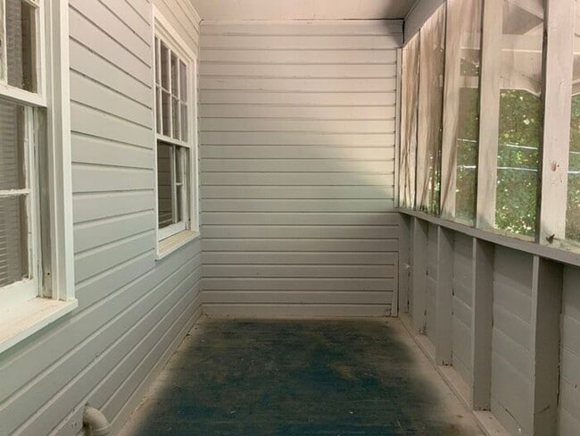 Foto del edificio - 713 E Warren St