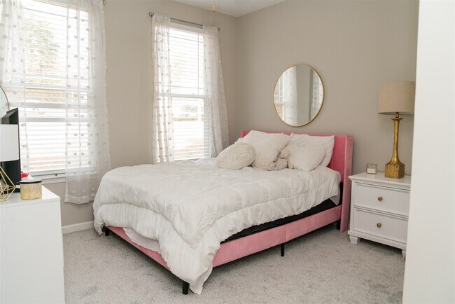 Foto del edificio - 716 Ironwood Ln