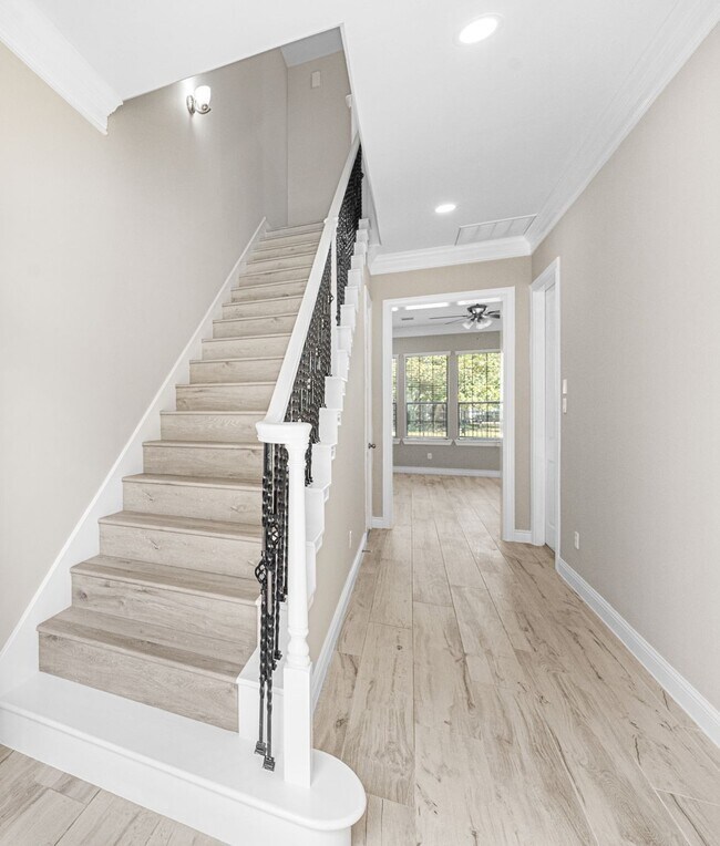 Foto del edificio - 9151 Lago Crest Dr