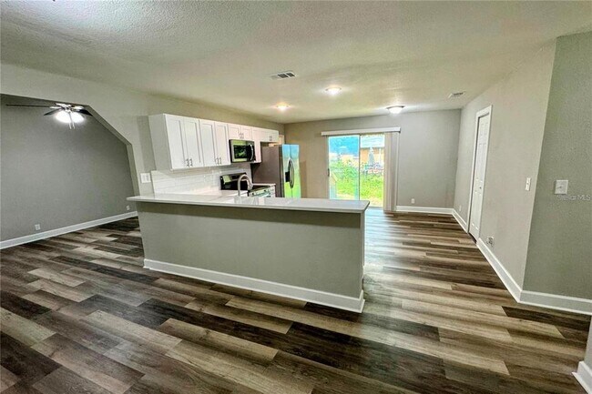 Building Photo - 810 NW 59th Ct