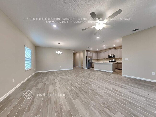 Foto del edificio - 10003 Lemon Grass Ln