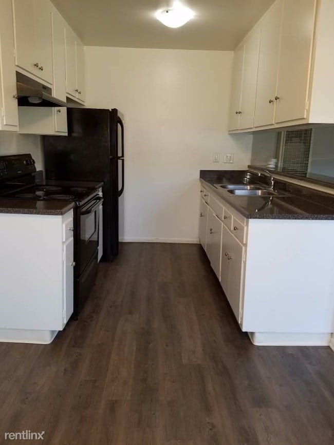 Building Photo - Studio, 1 bath  - 1501 Ivywood Dr
