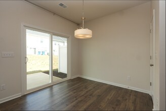 Building Photo - 3755 Yorkshire Pl