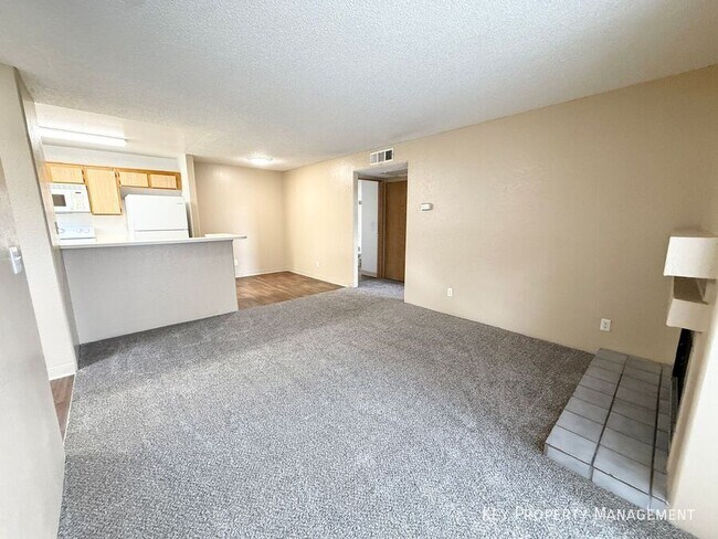 Foto del edificio - 2981 Juniper Hills Blvd