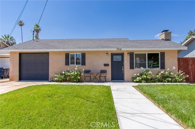 Primary Photo - 705 E Cypress Ave