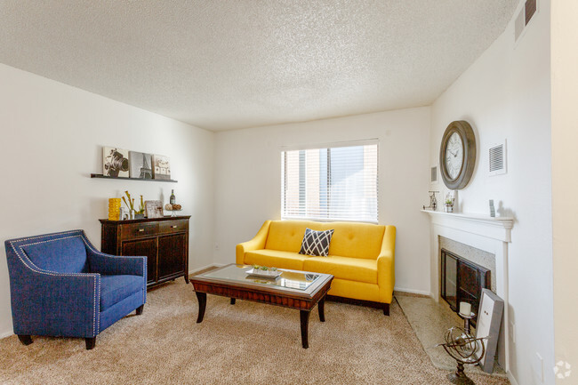 1BR, 1BA - 650 SF - Edge at Fitzsimons