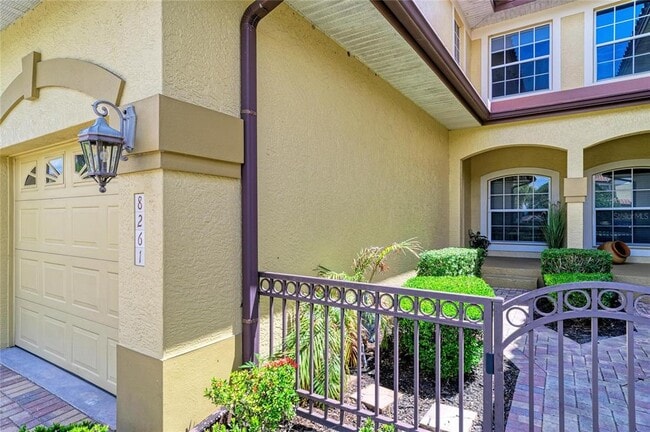 Foto del edificio - 8261 Miramar Way