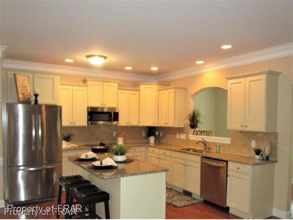 Foto del edificio - 2736 Plum Ridge Rd