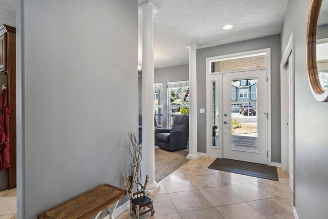 Building Photo - 3408 SW Xero Ct