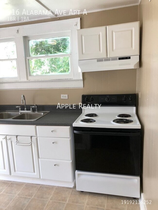 Building Photo - 916 Alabama Ave Apt A - Available Now