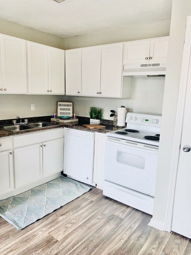 Building Photo - DNU Carlton Ford Apartments