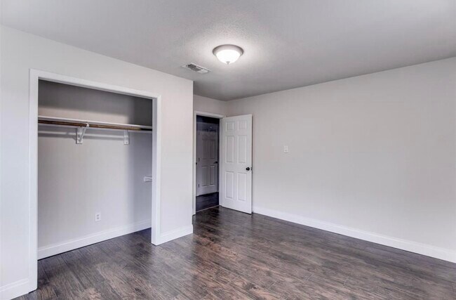 Building Photo - 2832 Avenue I