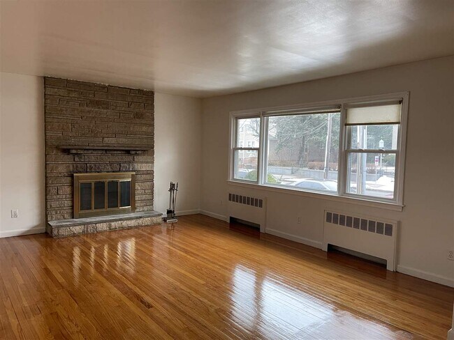 Foto del edificio - 728-730 Sanford Ave