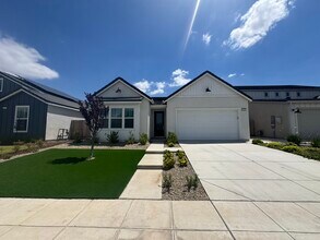 Building Photo - 1083 Traverse Dr S