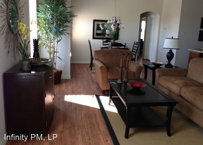 Building Photo - 3 br, 2 bath Apartment - 1106 Newcastle Drive