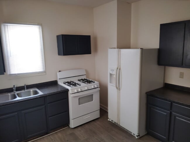 Photo - 814 S 37th St Apartment