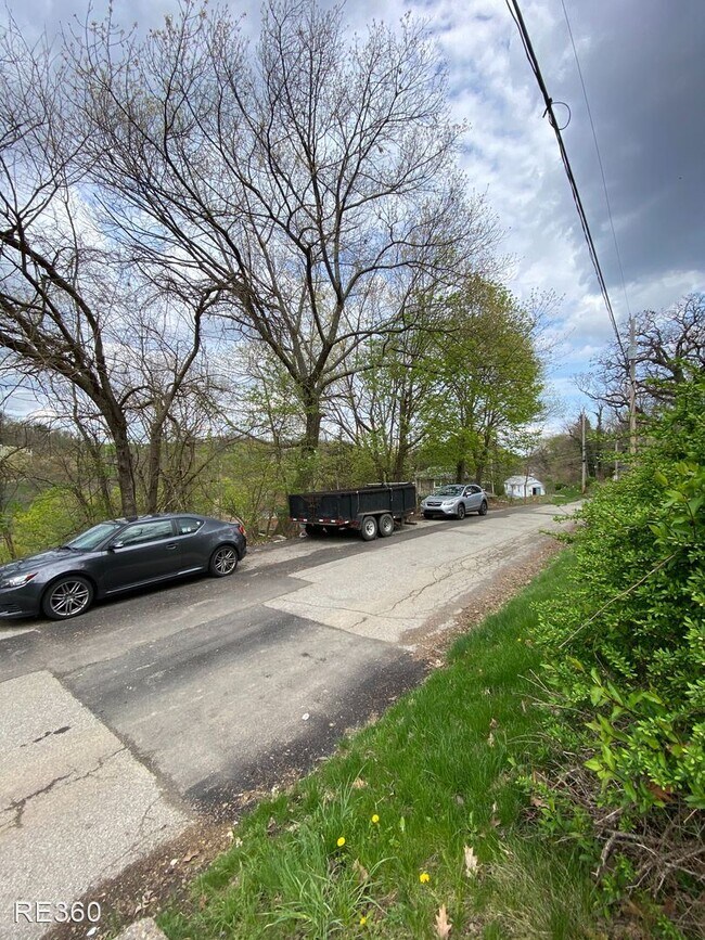 Building Photo - 2 br, 1 bath House - 2419 Woodward Ave Bro...