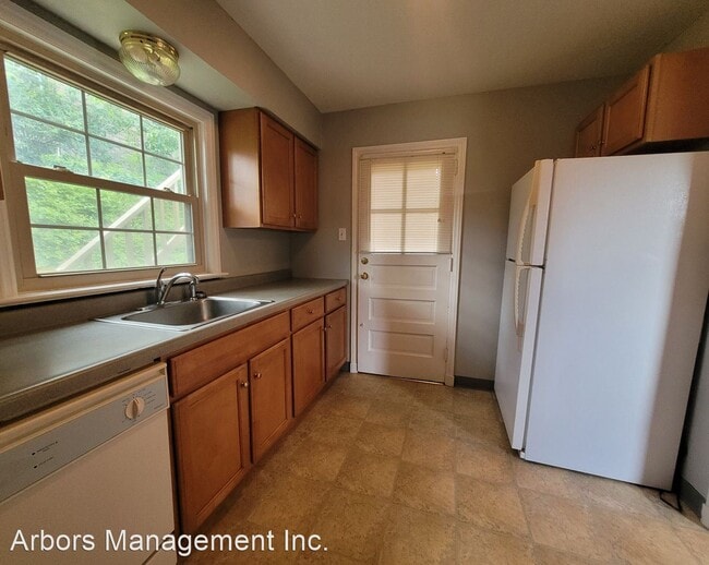 Building Photo - 3 br, 1 bath House - 1016 COCHRAN ROAD Apt. 1