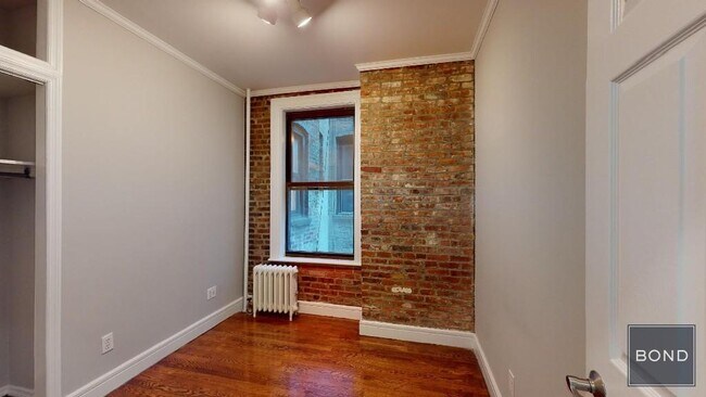 Foto del edificio - 336 E 18th St