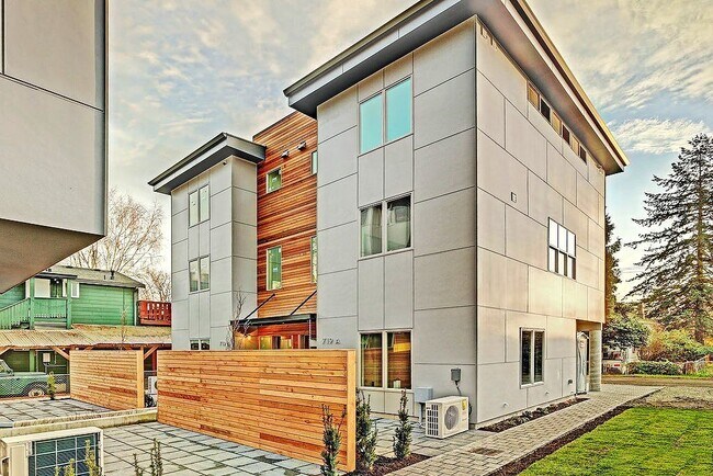 Foto del edificio - 719 S Homer St