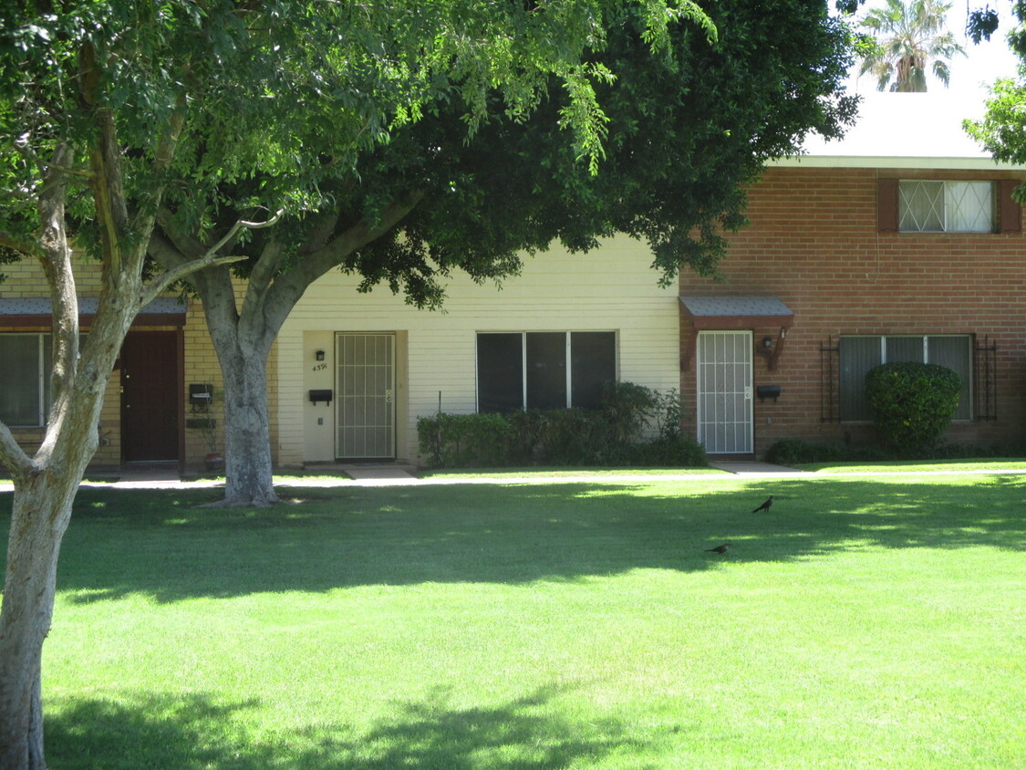 Foto principal - Tempe 3 Bed/1.5 Bath Townhouse w/Community...