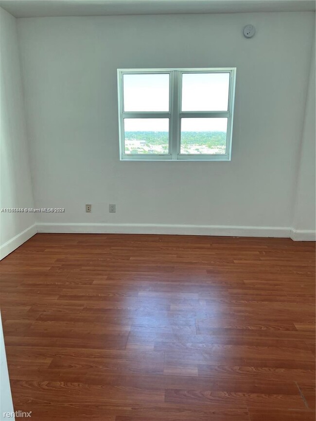 Foto del edificio - 3 br, 3.5 bath House - 14951 Royal Oaks Ln...