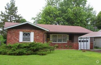 Building Photo - 1334 E Cozy St