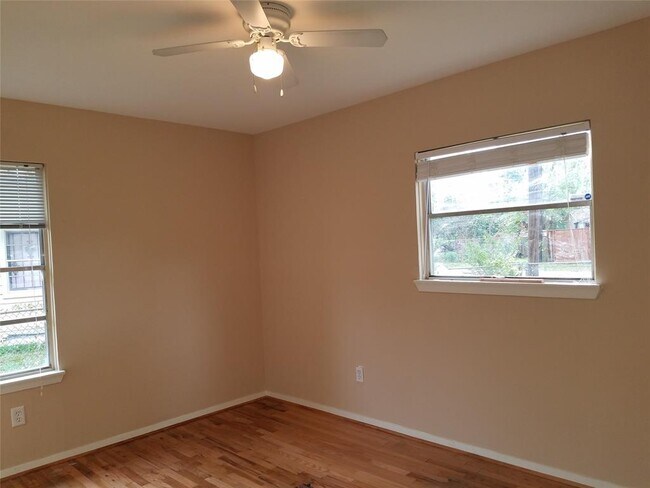 Foto del edificio - 2607 Mooney Rd