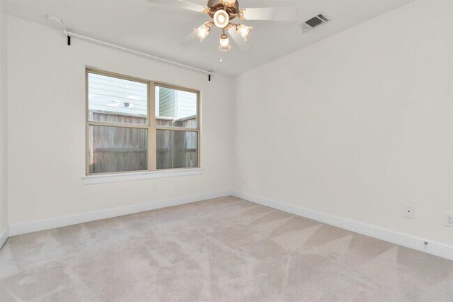 Building Photo - 3627 Main Plaza Dr