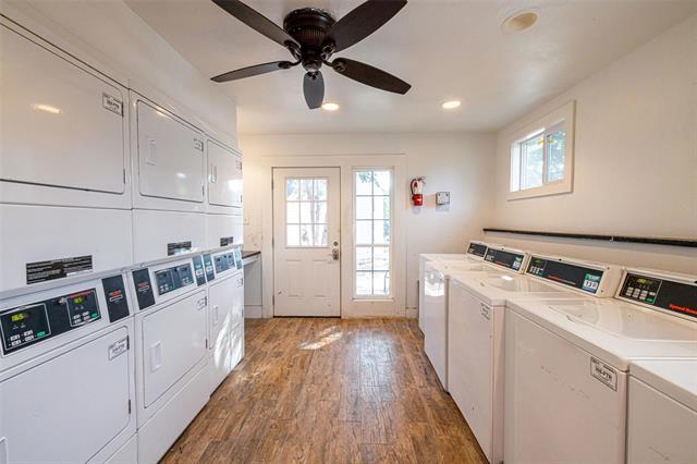 Building Photo - 2430 Cromwell Cir