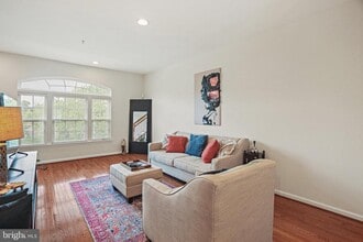 Building Photo - 3825 Commodore Joshua Barney Dr NE