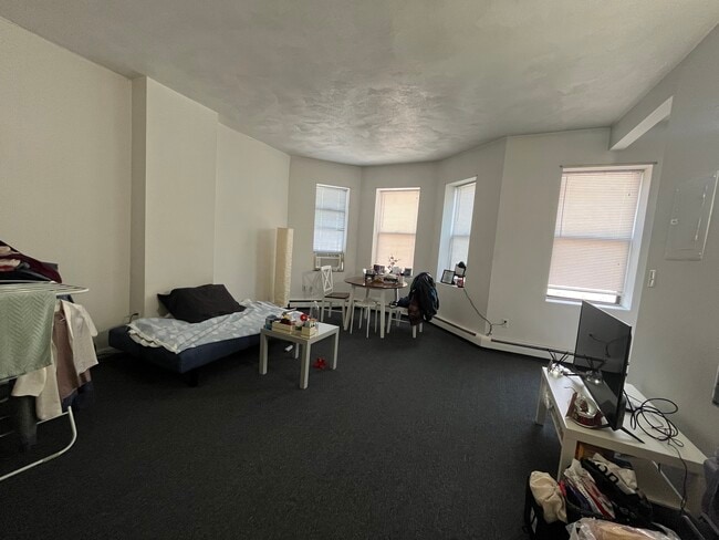 Building Photo - 28 S Huntington Ave